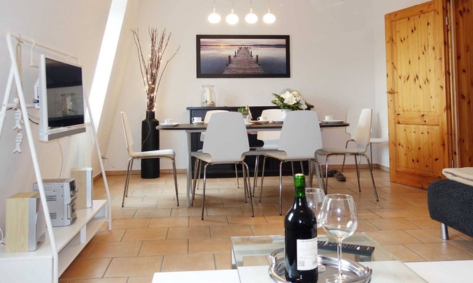 Schwackendorf Apartment | Vacation apartment Familienkoje - OSTSEE-Ferienwohnungen