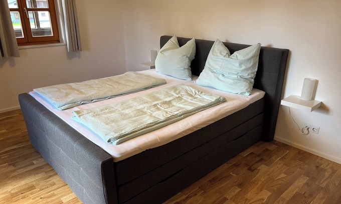 Waging am See Apartment | Vacation apartment for up to 4 people, 90 sqm, 2 bedrooms with balcony