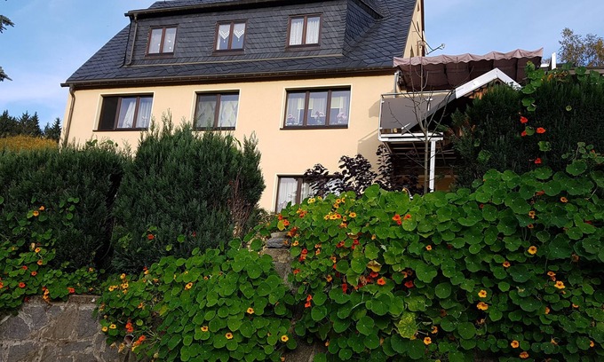Joehstadt Apartment | Vacation apartment for skiers, nature lovers and train enthusiasts