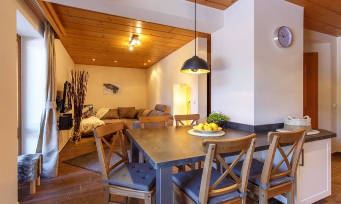 Sankt Valentin Apartment | Vacation apartment Hochfelln 70 sqm, 2 sep. Bedroom, 1 living room, terrace, max. 4 pers.