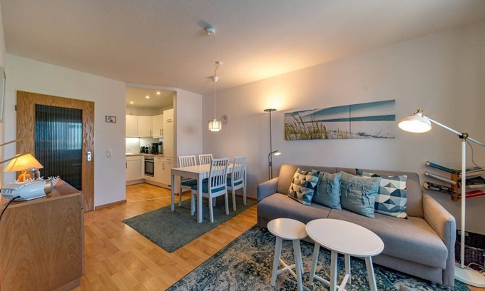 Schillig Apartment | Vacation apartment in a great dyke location on the North Sea with balcony, WiFi and parking space