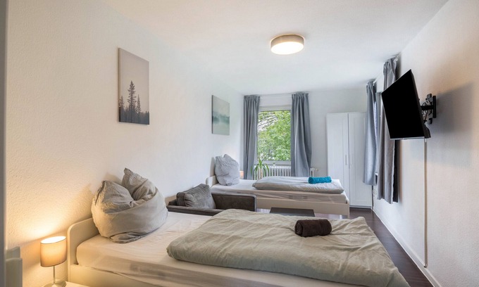 Blumenviertel Apartment | Vacation apartment 'Ideal for the explorer family' with WLAN