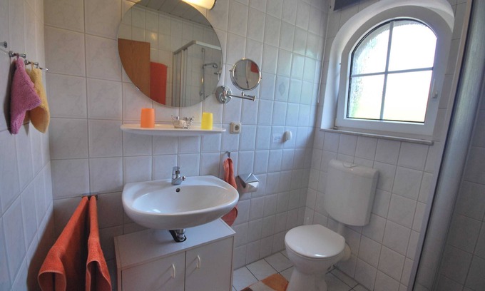 Nordgeorgsfehn Apartment | Vacation apartment Im Fehnhus (courtyard side) - Holiday apartments Im Fehnhus 35653 and 35654