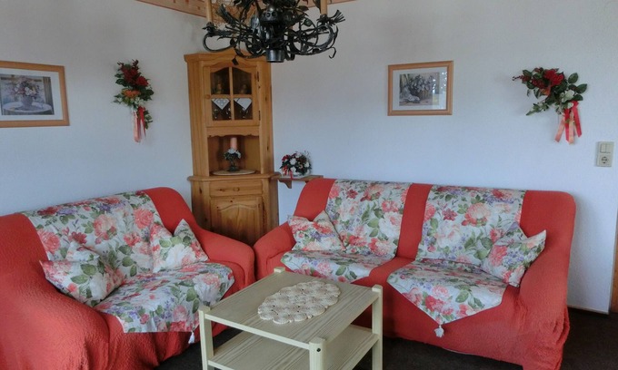 Roettenbach Apartment | Vacation apartment near the Brombachsee (up to 4 persons)