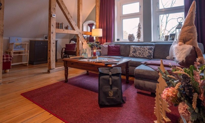 Droyßig Apartment | Vacation apartment on the 2nd floor - Droyßig station - Overnight stay in a listed building