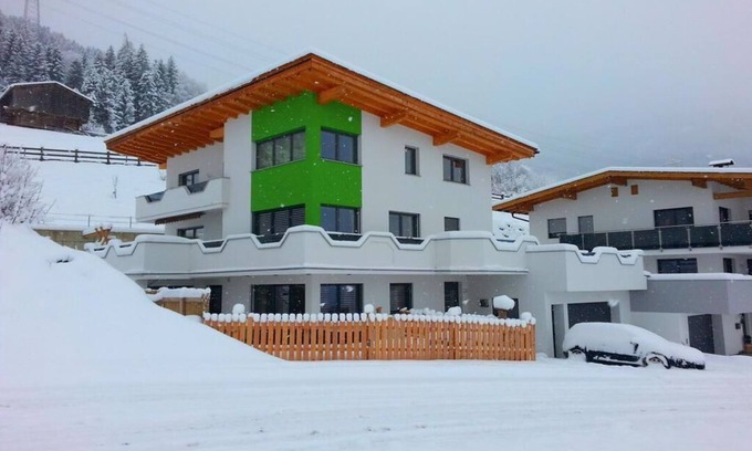 Emberg Apartment | Vacation apartment! Only 300m from the Hochzillertal/Kaltenbach valley run!