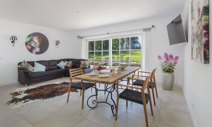 Breitbrunn a. Chiemsee Apartment | Vacation apartment Schiemsee "Lavender Terrace" Hauspirol