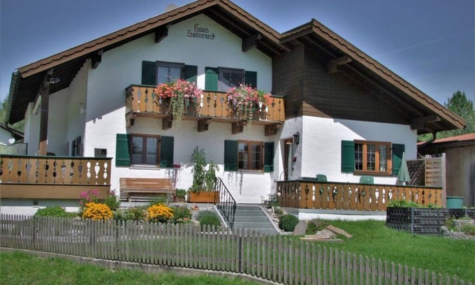 Saulgrub Apartment | Vacation apartment Sonneneck, Wagner - Holiday apartment