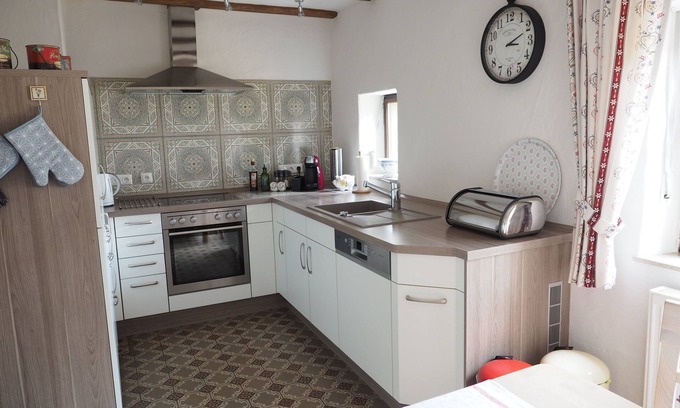 Sinzenich Apartment | Vacation apartment that combines the old with the new, near Zülpich, in a rural location