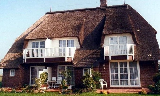 Eiderstedt Cottage | Vacation apartment under a thatched roof