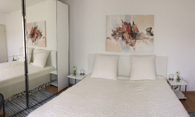 Wohra Apartment | Vacation apartment, very quietly located on the edge of the forest, with separate entrance
