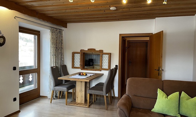 Grashof Apartment | Vacation apartment Weitsee 84sqm, balcony, kitchen, 2 bedrooms, living room, WLAN