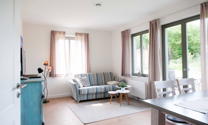 Sarkwitz Apartment | Vacation apartment Wiesenblick, terrace - Ferienwohnung Spieß