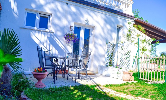 Cicerale Apartment | Vacation apartment with private garden, roof terrace and communal pool