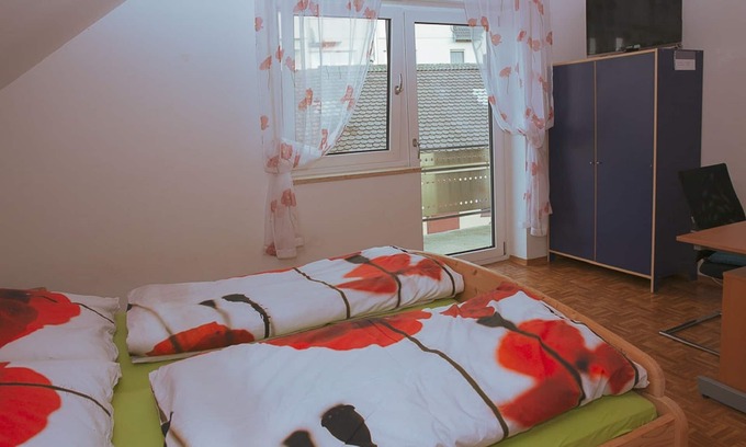 Altdorf bei Nuernberg Apartment | Vacation apartment with conservatory and two balconies