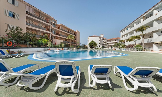Los Cristianos Apartment | Vacation 'Cozy Los Cristianos' with Sea View, Private Pool and Wi-Fi