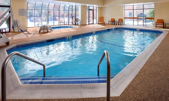 Milford Resort | Vacation Day Is Always A Great Idea! w/Indoor Pool, Pets are Allowed Here