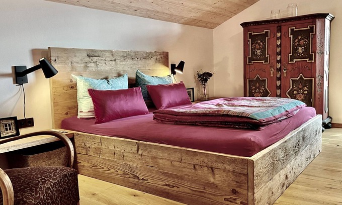 Breitbrunn a. Chiemsee Apartment | Vacation apartment 1st floor, 84 sqm, for 2 persons, kitchen, 1 living-dining room, balcony, additional bedroom for an extra charge
