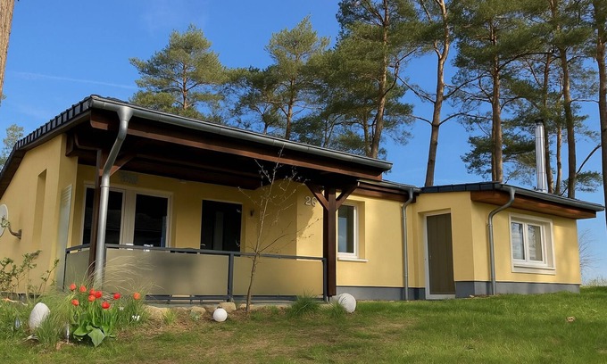 Quetzin House | Vacation home close to nature with fireplace and rowing boat on Lake Plau - House 26