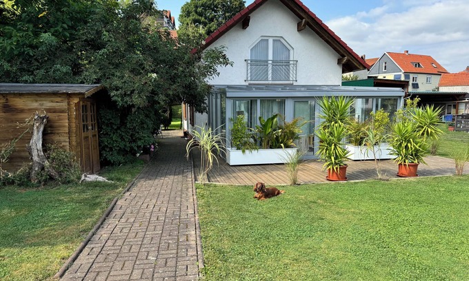 Tabarz House | Vacation home with pet-friendly large fenced garden in Bad Tabarz.