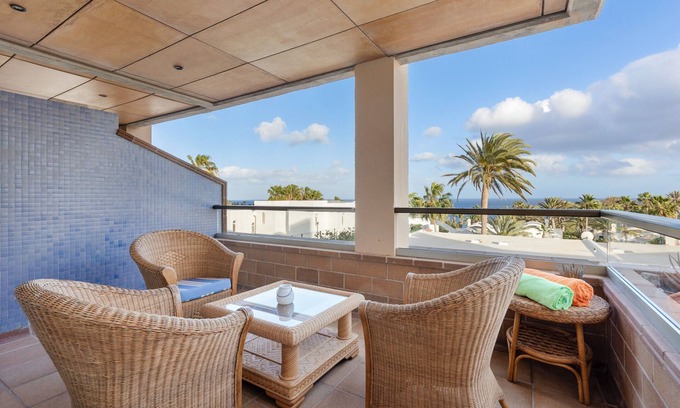 Esquinzo Apartment | Vacation 'Dolce Vita Esquinzo' with Sea View, Shared Pool and Wi-Fi