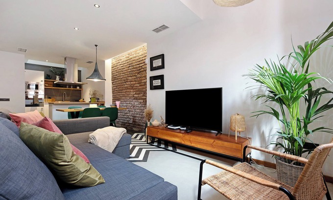 Santa Cruz de Tenerife House | Vacation Home 'Casita Ravina' with Wi-Fi, Garden & A/C