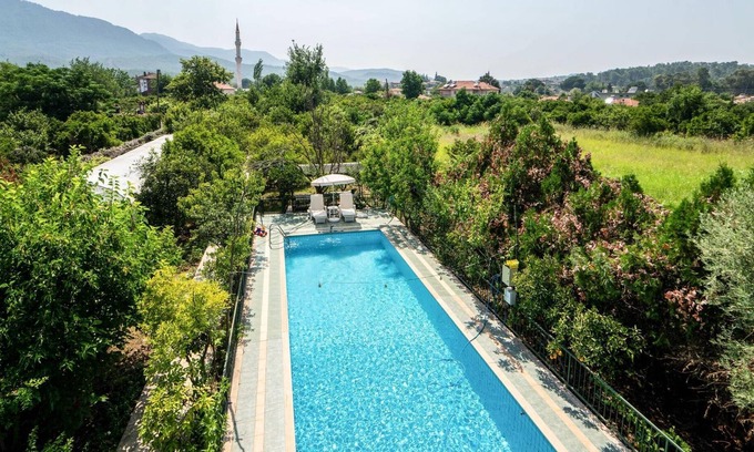 Koycegiz House | Vacation Flat w Pool Garden Patio BBQ in Mugla