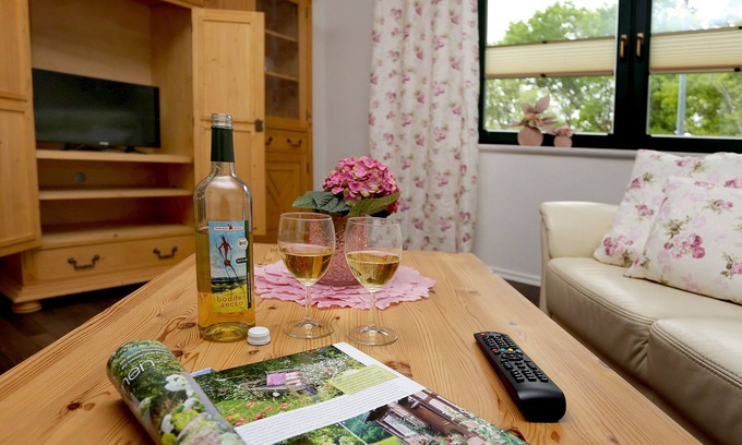 Roevershagen Apartment | Vacation for two. under the thatched roof