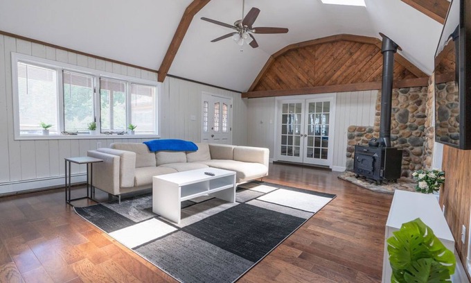 Birmingham House | Vacation Getaway /Medford Lakes