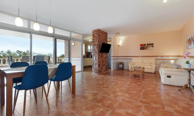 Bahia Calma Apartment | Vacation 'Gomera' with Shared Pool, Wi-Fi and Air Conditioning