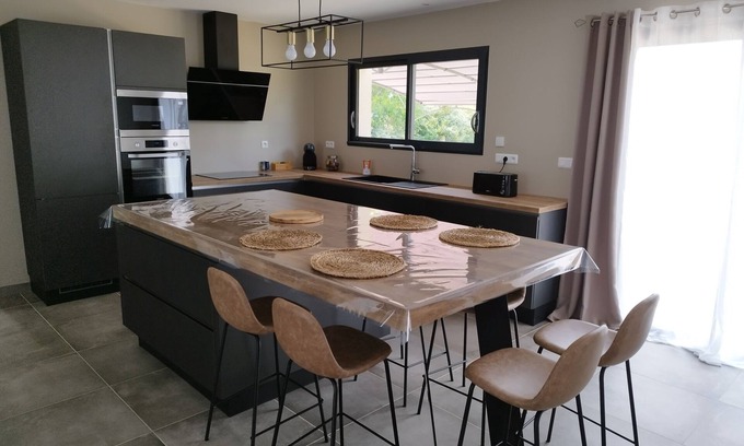 Vouneuil-sous-Biard House | Vacation home in Poitiers, near FUTUROSCOPE