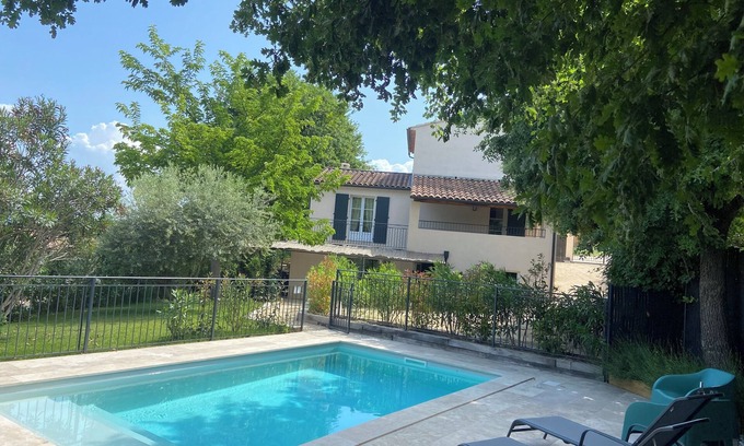 Cabrieres-dʼAigues House | Vacation home in Provence with swimming pool