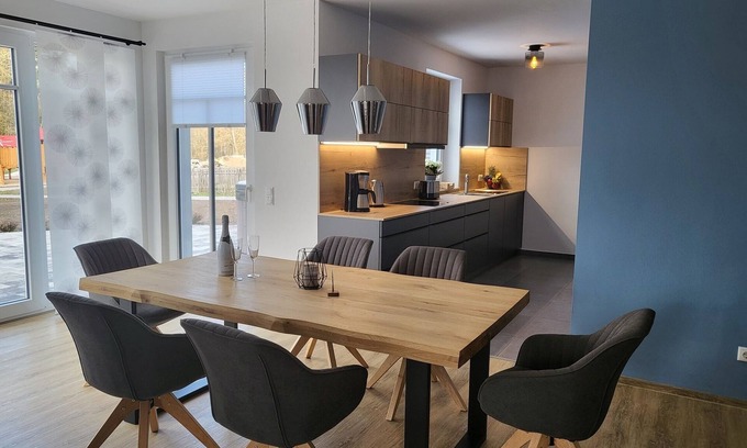 Feuchtwangen Apartment | Vacation home 1 with sauna and whirlpool