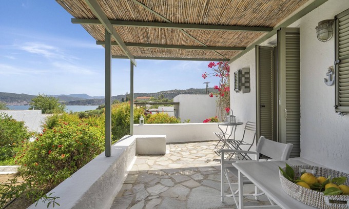 Gythio House | Vacation Home "2 Bedroom Apartment" near Beach with Private Terrace & Wi-Fi