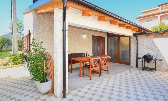 Brodarica House | Vacation home Ante by Interhome
