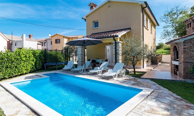 Pican House | Vacation home Antoni by Interhome