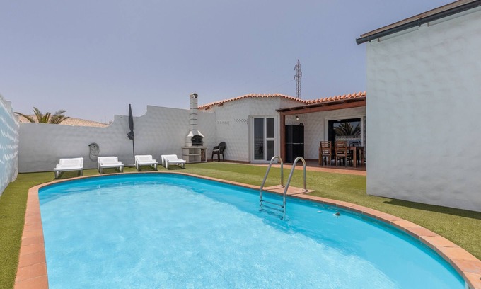 Bahia Calma House | Vacation Home 'Betta' with Private Pool, Private Garden and Wi-Fi