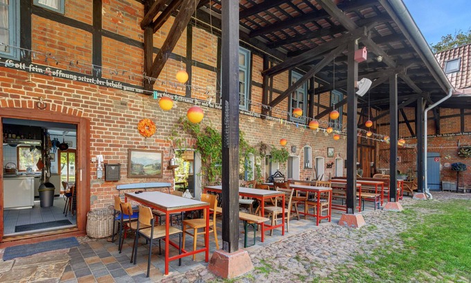 Rade House | Vacation Home "Blaues Haus" with Shared Terrace, Shared Garden & Wi-Fi