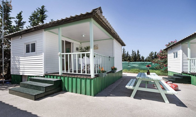 Medina-Sidonia House | Vacation Home "Bungalow La Villoria Estandar 2" with Shared Pool, Private Terrace & Wi-Fi