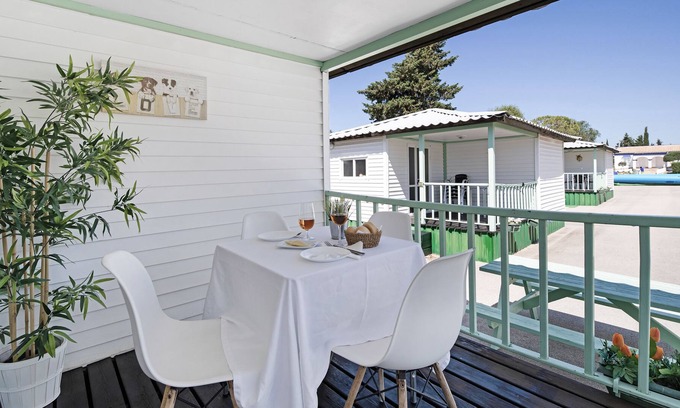 Medina-Sidonia House | Vacation Home "Bungalow La Villoria Estandar 3" with Shared Pool, Private Terrace & Wi-Fi