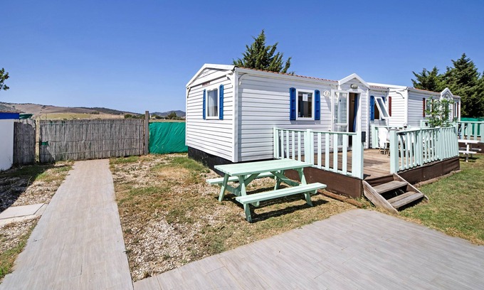 Medina-Sidonia House | Vacation Home "Bungalow La Villoria Deluxe 6" with Shared Pool, Private Terrace & Wi-Fi