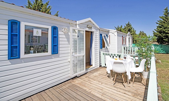 Medina-Sidonia House | Vacation Home "Bungalow La Villoria Deluxe 7" with Shared Pool, Private Terrace & Wi-Fi