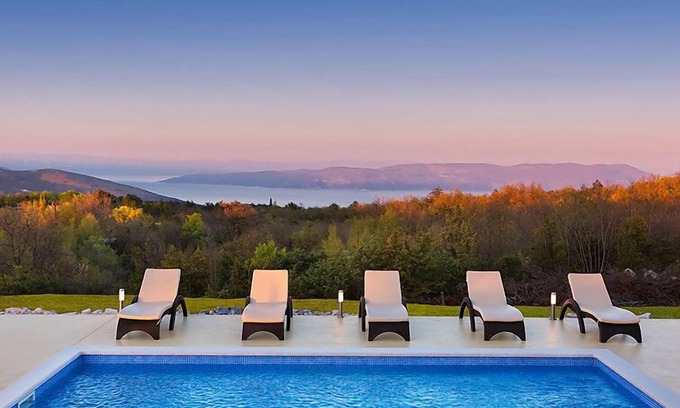 Bartici House | Vacation home Bura by Interhome