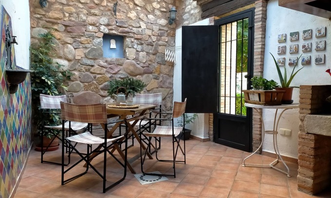 Segorbe House | Vacation Home "Ca Josep" with Private Terrace, Balcony & Wi-Fi