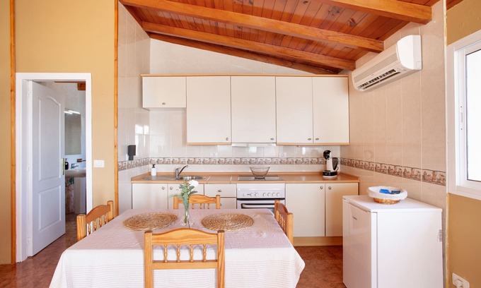 Tenteniguada House | Vacation Home 'Casa Abuela Amparo 1' with Sea View, Shared Pool and Wi-Fi