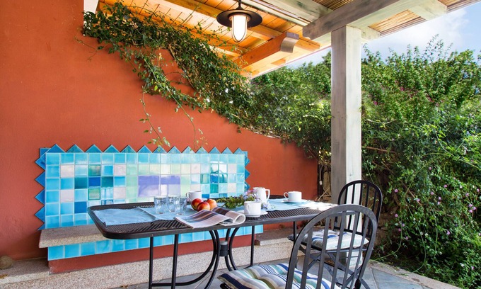 San Pantaleo House | Vacation Home "Casa magnolia San Pantaleo" with A/C, Garden & Terrace; Parking Available
