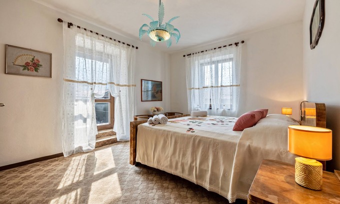 Trambileno House | Vacation Home "Casa Non Ti Scordar Di Me" with Mountain View, Private Garden & Wi-Fi