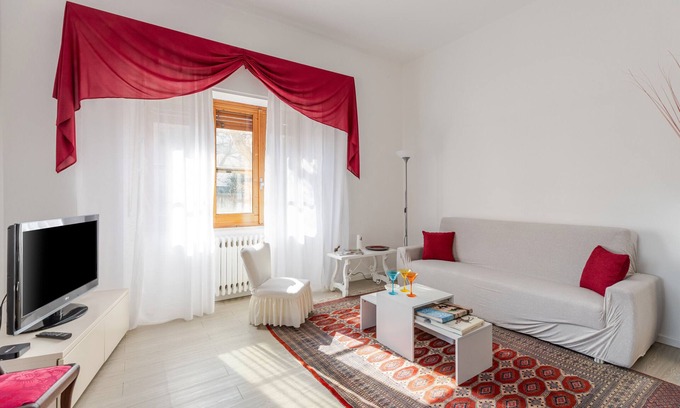 Oristano Historic Centre House | Vacation Home 'Casa Vacanza Gioia' with Large Private Terraces & A/C