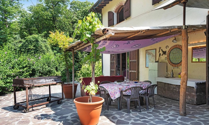 Mulazzo House | Vacation Home CasaMasa with Private Garden, Pool & Wi-Fi