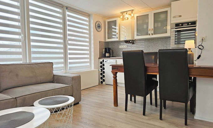 Westkapelle House | Vacation home directly at the foot of the dike